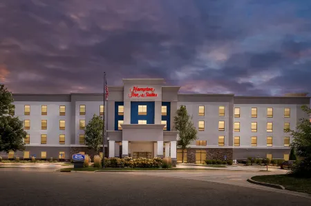 Hampton Inn & Suites Canton