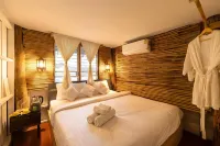 Monraumsuk home stay Chiang Mai - พร้อมระเบียง