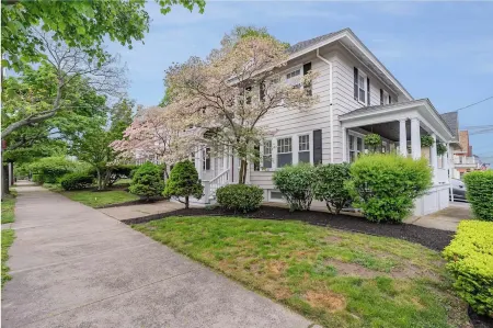 NEW 3BR Salem Townhouse Minutes to downtown