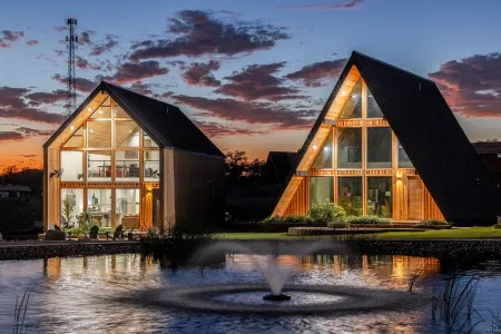 Chill Country Ranch cabin near Gruene, New Braunfels, and White Water Amp. Отели рядом с достопримечательностью «Gypsy River Resort»