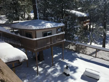 Panoramic view of Sierra Blanca and a few minutes from downtown Ruidoso.