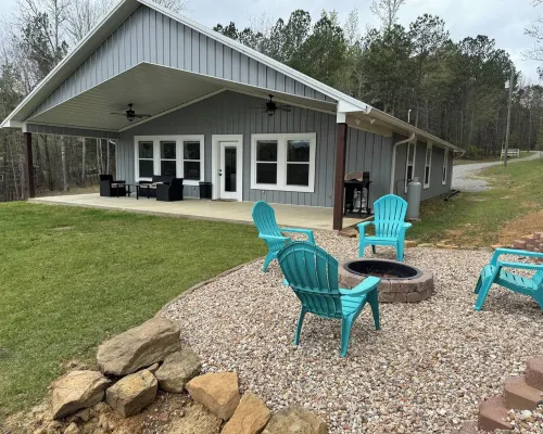 4 Bedroom 3 Bath Lakefront Home with Private Dock, Secluded, Lewis Smith Lake 温斯頓縣酒店