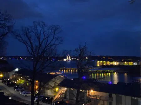 Amazing 2 Bed 2 Bath Condo on the Lake just Updated