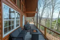Deer Haven Cabin, Stunning Mtn Views, Hot Tub+Fire Table+Grill, Game Room, WiFi! - Chalets