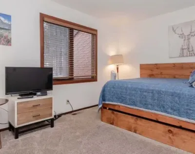 Cozy, Clean & Conveniently Located Townhome near Eagle Lodge Hotels near Mammoth Ski Museum