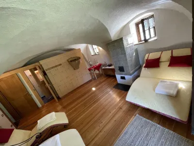 Maso Cela: historic place surrounded by nature in Val di Fiemme Hotel a 