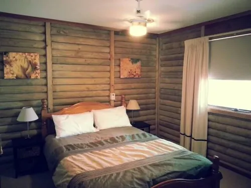 Sunset Lodge - Hardwicke Bay Hotels in Warooka