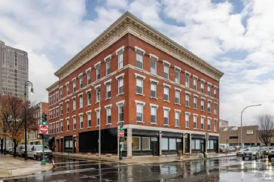 “Elm City” Retreat Near Yale, Parking, Gym, Downtown, Wooster Sq & Union Station Отели рядом с достопримечательностью «Connecticut Children's Museum»