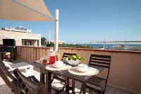 VILLA CALABERNARDO APARTAMENT RED 6 BEDS / 50 METERS FROM THE SEA