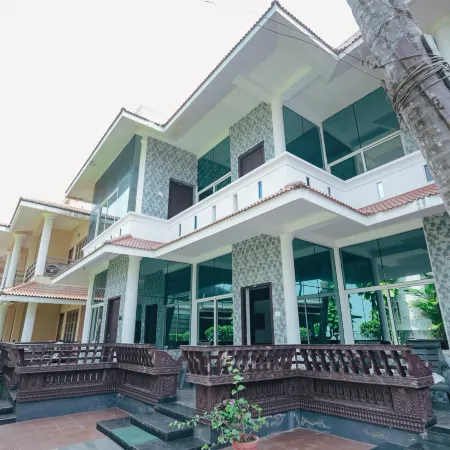 Clafouti Beach Resort