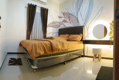 Rumah  m² dengan 1 kamar tidur dan 2 kamar mandi pribadi di Kasihan Hotel di Tirtonirmolo