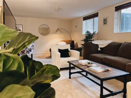 Skiers Paradise — Modern 2BR, mins from resorts!