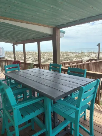 OAK ISLAND MEMORIES BEACHFRONT