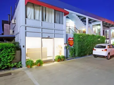 Airway Motel Hotels near Doomben Station