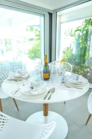 La Perla Bianca - 1 Br Beachfront Luxury Villa Offering Utmost Privacy