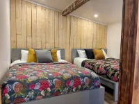 Jaune Hôtel-Boutique Hotel di Desbiens