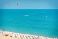 Palm Beach Hotel - All Inclusive with Free Beach Package & Private Beach - pantai