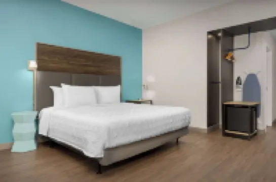 Tru by Hilton Jacksonville West I 295