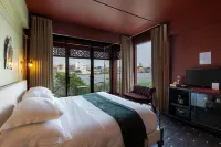 Amdaeng Bangkok Riverside Hotel