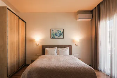 Superior One Luxury Apartments Hotel a 
