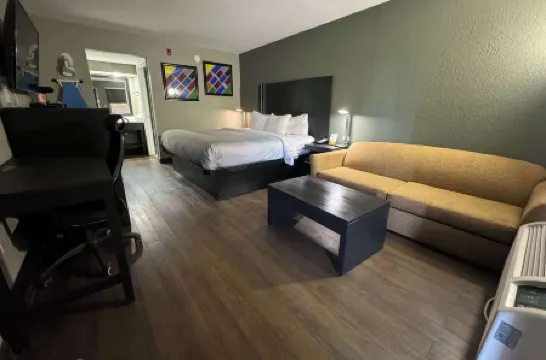 Quality Inn & Suites Near Panama City Beach Отели в г. Панама Сити