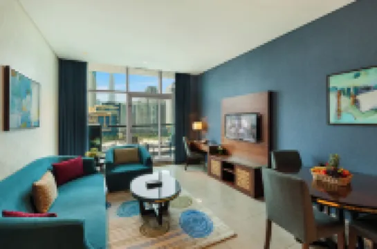 Royal Continental Suites Business Bay - Deluxe Apartments