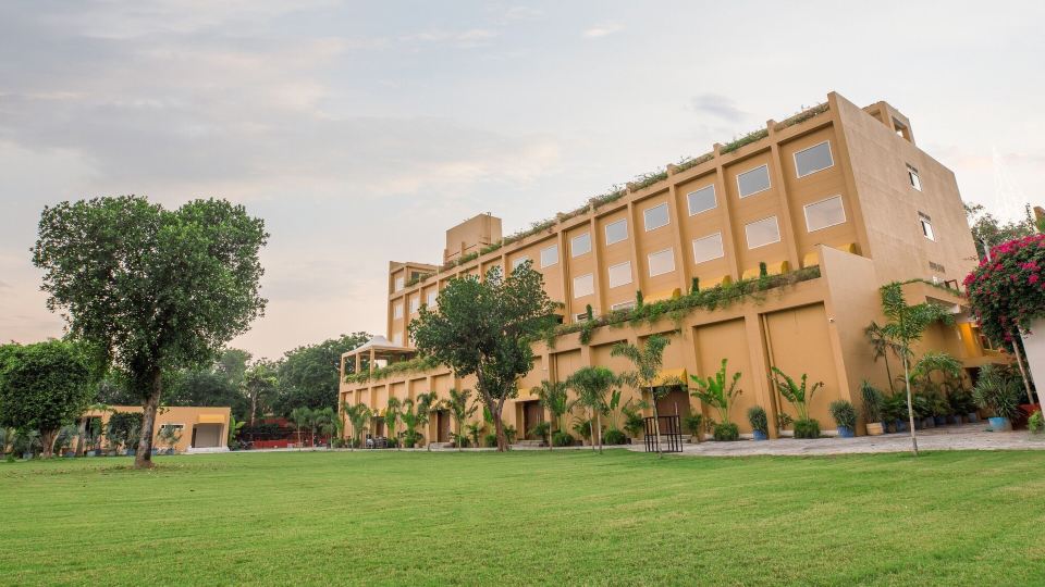 Hotel Lalita Grand Mathura- Vrindavan
