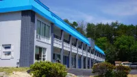 Astoria Hotel West فنادق في دانفيل