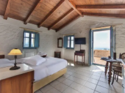 Lithos Stone Suites Hotels in Itilo