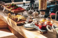 M Boutique Hotel - Designed for Adults - Desayuno