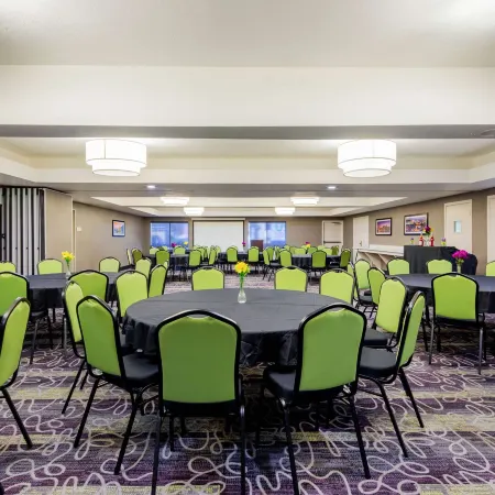 La Quinta Inn & Suites by Wyndham Oakland - Hayward
