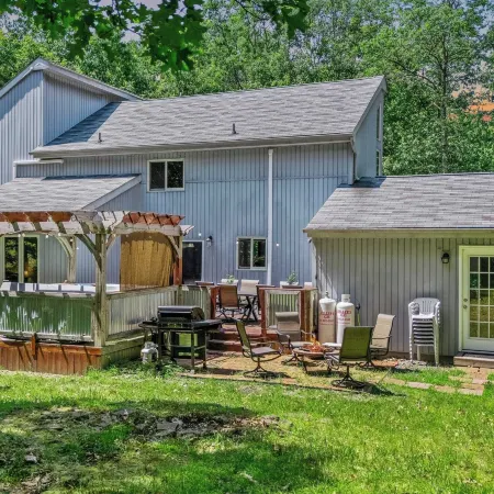 Poconos Escape w Game Room Poker Loft Fire Pit Spacious Deck