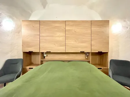 Cave House in Cullar Near Tabernas Desert Отели в г. Comarca de Baza