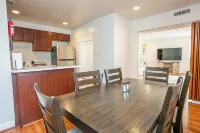 Comfy and Cozy-Min to National Mall Great Location Hotels in Arlington