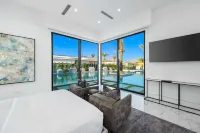 Sleeps 20 Spacious Retreat Pool & Hot Tub Retreat Bravo Villa #4 by Avantstay