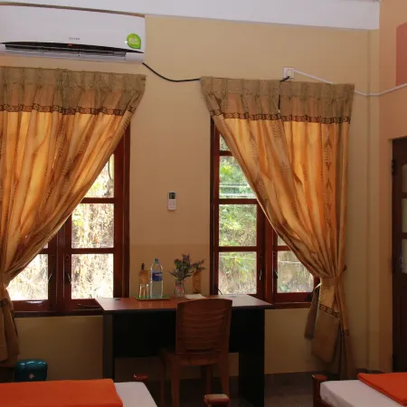 Anura Guest Inn