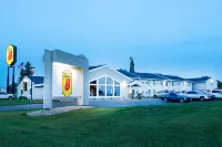 Super 8 by Wyndham Glenwood Hotels in Glenwood