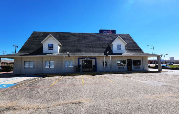 Motel 6 Webster, TX - Houston - NASA Lake