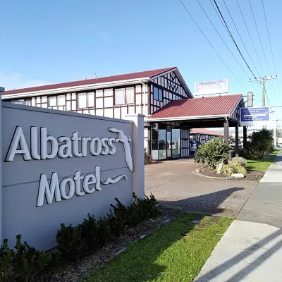 Albatross Motel - Pools