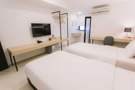 Royal Princess City Lamphun Hotel Отели рядом с достопримечательностью «Sun Watthanatham Changwat Lamphun Rongrian Suan Bun Yo Patham»