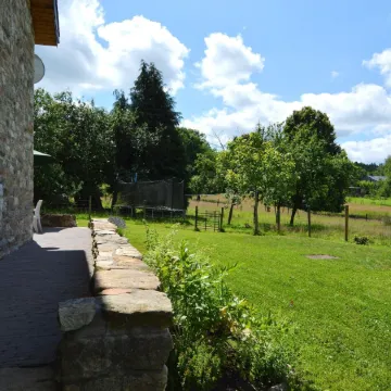 Forest-Edge Stay, Burtonville