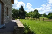 Forest-Edge Stay, Burtonville