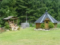 Retreat with Sauna, Hot Tub Hotels in Muldenhammer