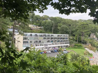 Stunning Beach Front Apartment in Caswell Swansea Hotel di 