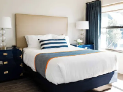 The Suites at Fishermen's Village - 2 Bedroom Suites Hotels in Punta Gorda