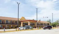 Sands Inn & Suites فنادق في وودوارد