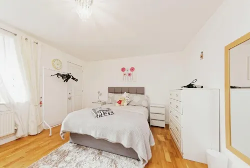 Beautiful Family Town Home With Private Parking Hotel a Blean
