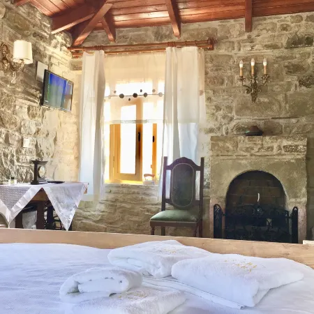 Sari KEÇİ TAŞ Otel