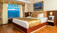 Summit Oakden Resort & Spa Mall Road
