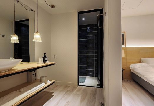 2. 월드하우스호텔..